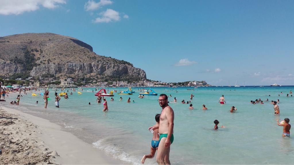 Halley House Mondello Luaran gambar